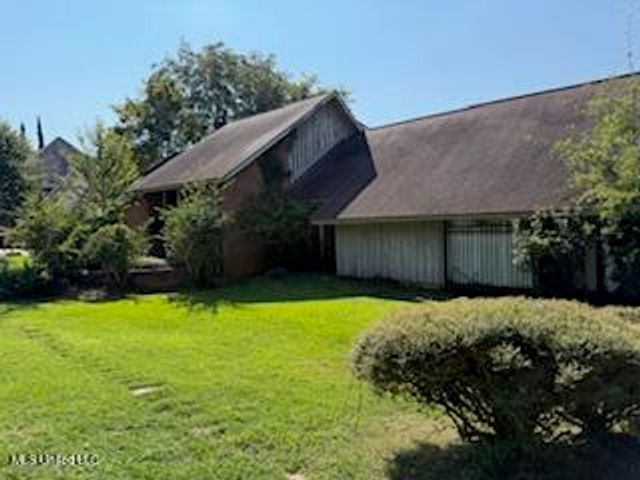 2021 S Petit Bois Street, Jackson, MS 39211