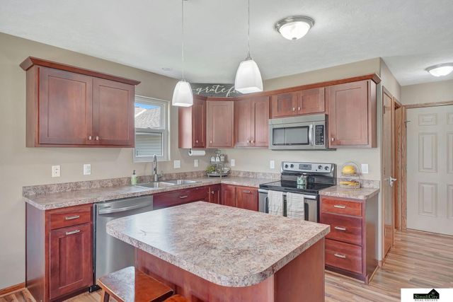 5315 N 11th Street, Lincoln, NE 68521