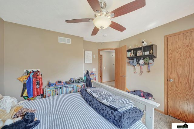 5315 N 11th Street, Lincoln, NE 68521