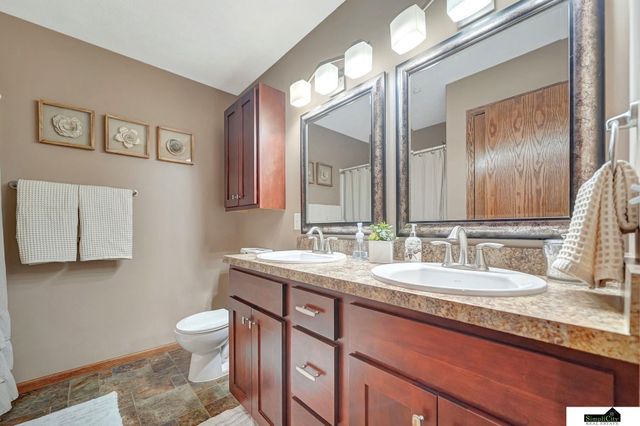 5315 N 11th Street, Lincoln, NE 68521