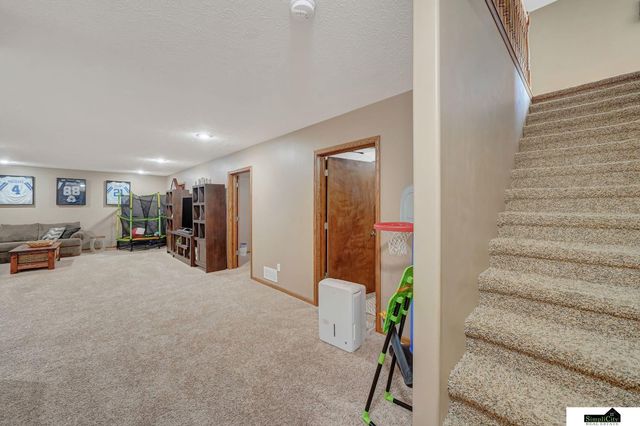 5315 N 11th Street, Lincoln, NE 68521