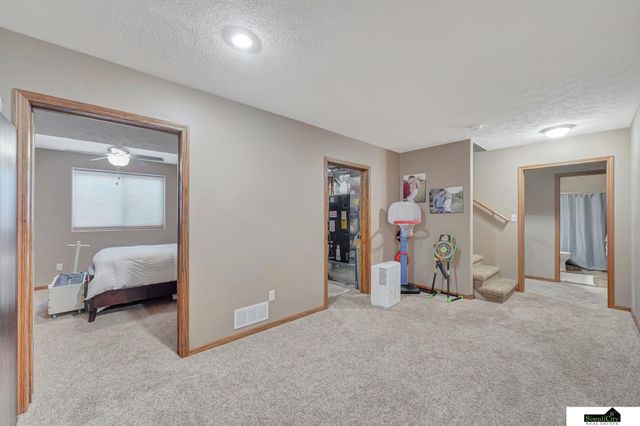 5315 N 11th Street, Lincoln, NE 68521