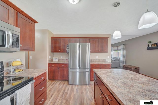 5315 N 11th Street, Lincoln, NE 68521