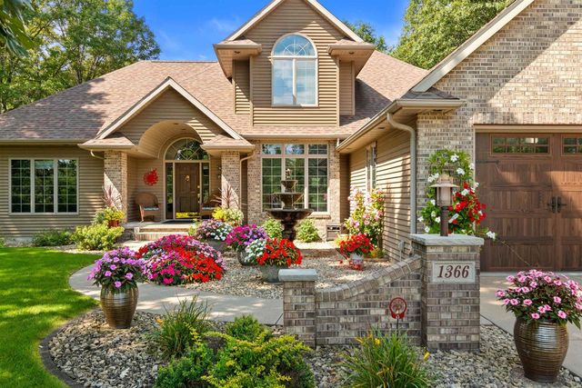 1366 Sawgrass Drive, Nekoosa, WI 54457