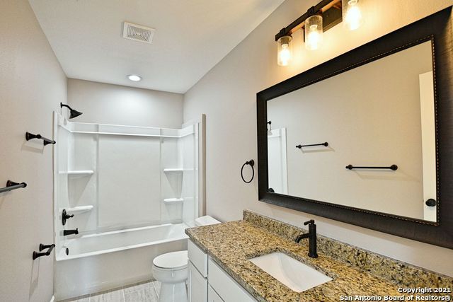 438 Forshage Blvd, Seguin, TX 78155