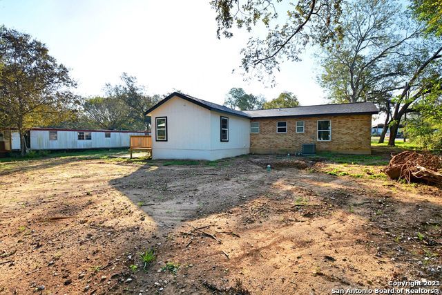 438 Forshage Blvd, Seguin, TX 78155