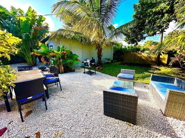 11 NW 47th Ter, Miami, FL 33127