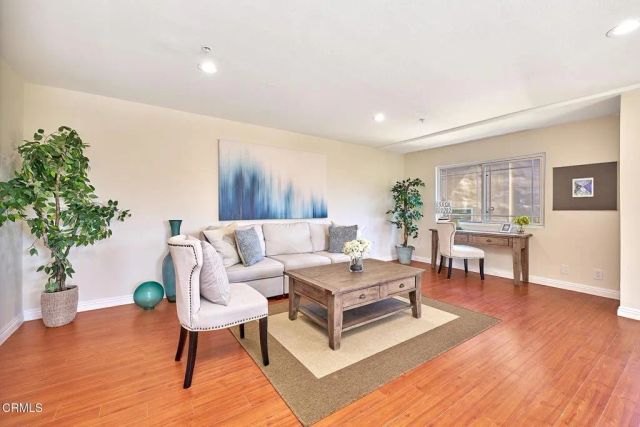 2466 Montrose Avenue 7, Montrose, CA 91020