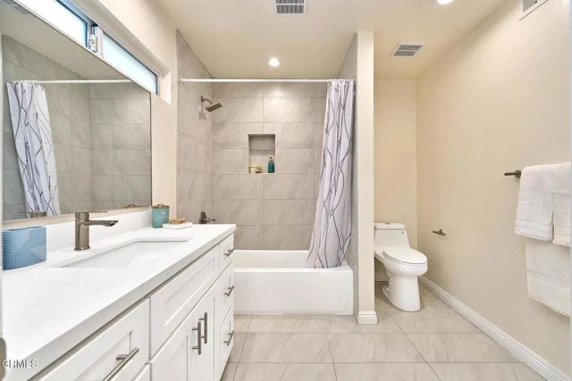 2466 Montrose Avenue 7, Montrose, CA 91020