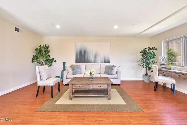 2466 Montrose Avenue 7, Montrose, CA 91020