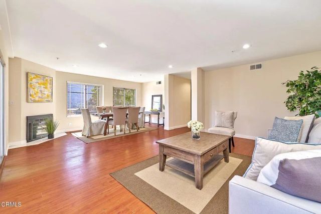 2466 Montrose Avenue 7, Montrose, CA 91020
