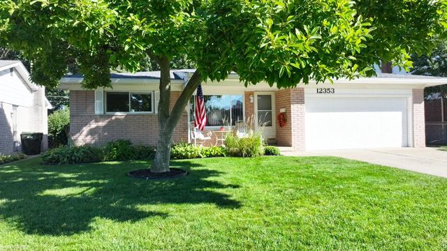 12353 Mair Drive, Sterling Heights, MI 48313