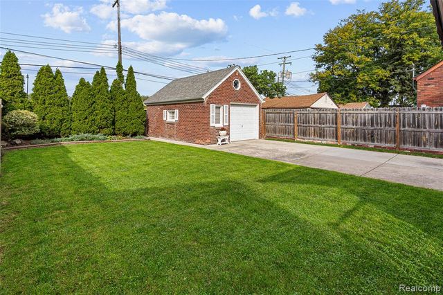 1872 23rd Street, Wyandotte, MI 48192