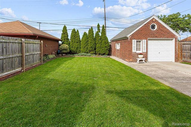 1872 23rd Street, Wyandotte, MI 48192