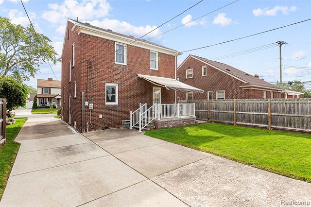 1872 23rd Street, Wyandotte, MI 48192