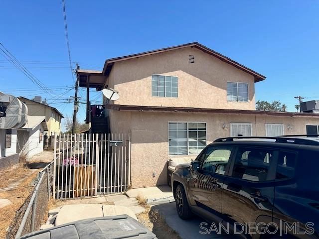 737 Renaud Ct, Calexico, CA 92231