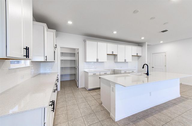 169 Slenderleaf DR, Marble Falls, TX 78654