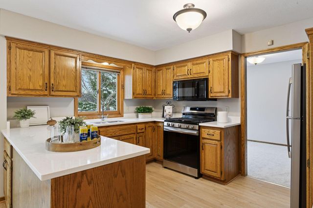 7051 Pimlico Lane, Chanhassen, MN 55317