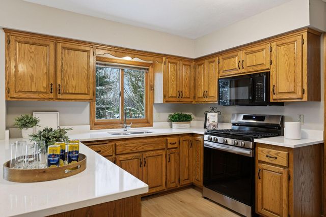 7051 Pimlico Lane, Chanhassen, MN 55317