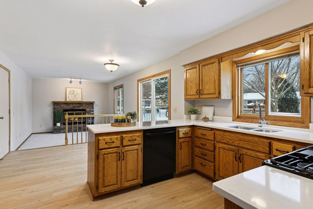 7051 Pimlico Lane, Chanhassen, MN 55317