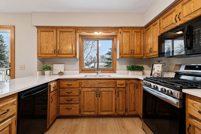 7051 Pimlico Lane, Chanhassen, MN 55317