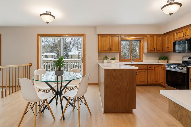 7051 Pimlico Lane, Chanhassen, MN 55317