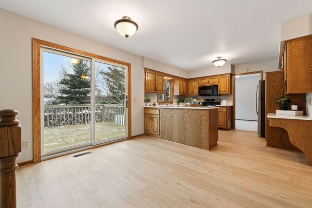 7051 Pimlico Lane, Chanhassen, MN 55317