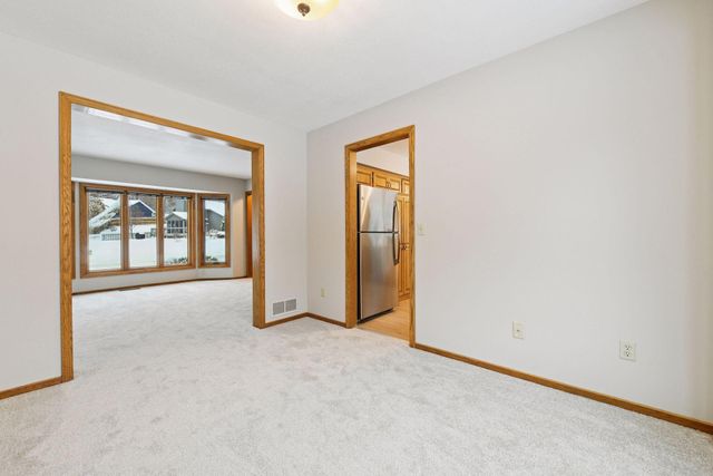 7051 Pimlico Lane, Chanhassen, MN 55317