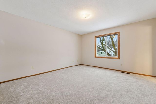 7051 Pimlico Lane, Chanhassen, MN 55317