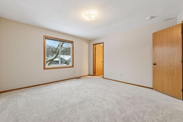 7051 Pimlico Lane, Chanhassen, MN 55317