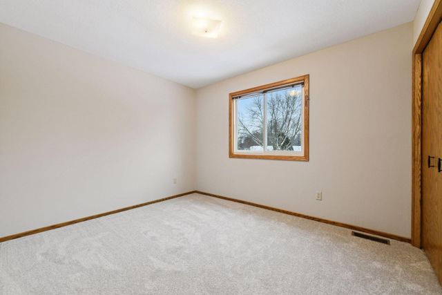 7051 Pimlico Lane, Chanhassen, MN 55317