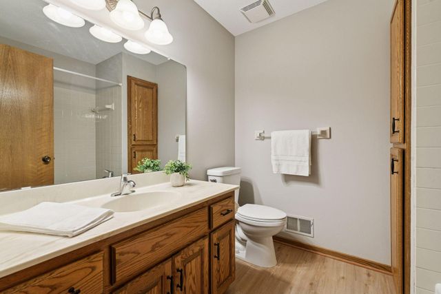 7051 Pimlico Lane, Chanhassen, MN 55317