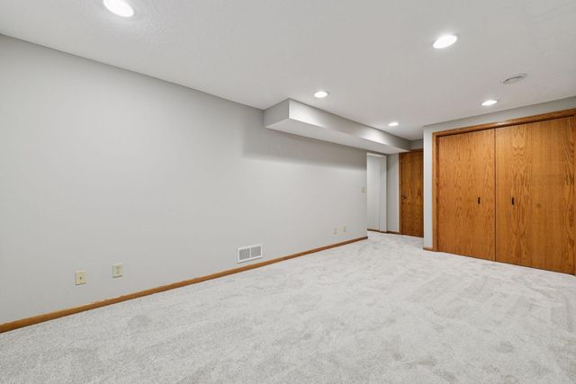 7051 Pimlico Lane, Chanhassen, MN 55317