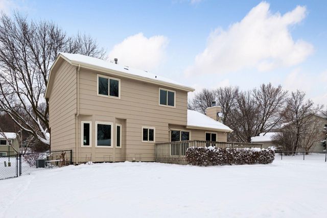 7051 Pimlico Lane, Chanhassen, MN 55317