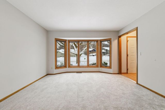 7051 Pimlico Lane, Chanhassen, MN 55317