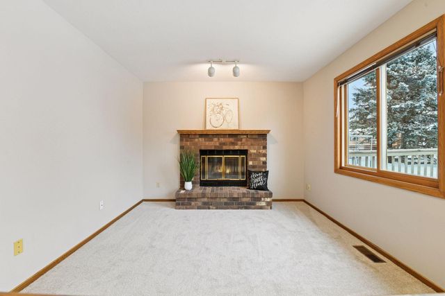 7051 Pimlico Lane, Chanhassen, MN 55317