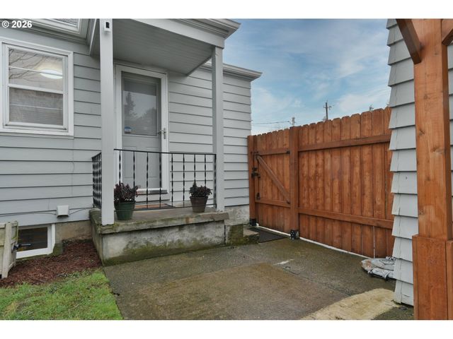 4448 Ne 73RD Ave, Portland, OR 97218