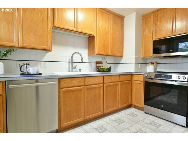 4448 Ne 73RD Ave, Portland, OR 97218