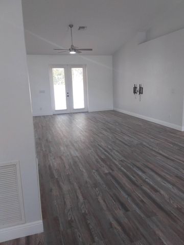 5844 NW Hann Drive, Port St. Lucie, Port St Lucie, FL 34986