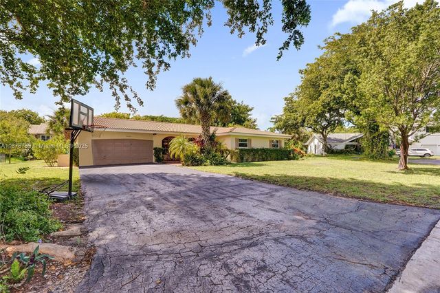 9060 NW 32nd St, Coral Springs, FL 33065