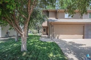 904 E Jane Ln, Sioux Falls, SD 57108