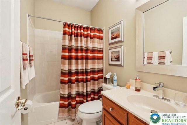 2113 Kingsview Road, Lower Macungie Twp, PA 18062