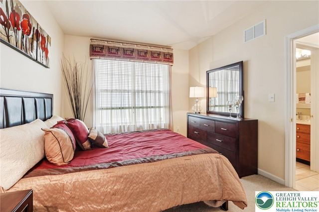 2113 Kingsview Road, Lower Macungie Twp, PA 18062