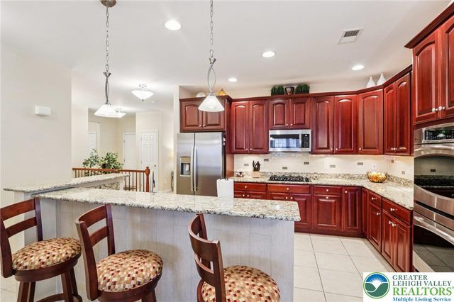 2113 Kingsview Road, Lower Macungie Twp, PA 18062