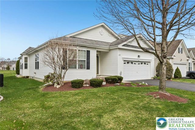 2113 Kingsview Road, Lower Macungie Twp, PA 18062