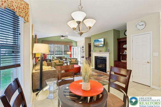 2113 Kingsview Road, Lower Macungie Twp, PA 18062