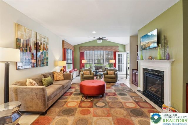 2113 Kingsview Road, Lower Macungie Twp, PA 18062