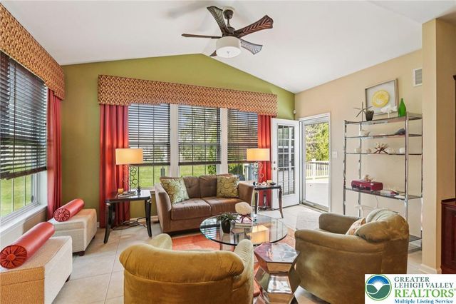 2113 Kingsview Road, Lower Macungie Twp, PA 18062