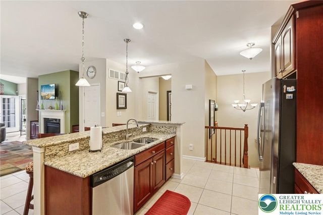 2113 Kingsview Road, Lower Macungie Twp, PA 18062