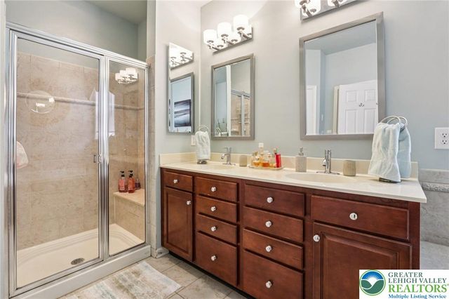 2113 Kingsview Road, Lower Macungie Twp, PA 18062